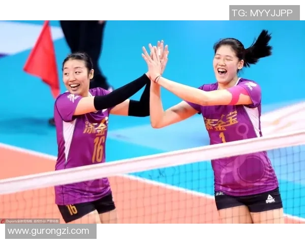重庆排球队的速度之谜：排球巨献带你领略竞技魅力与团队精神